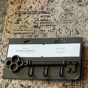 🆕 Threshold Key Rail